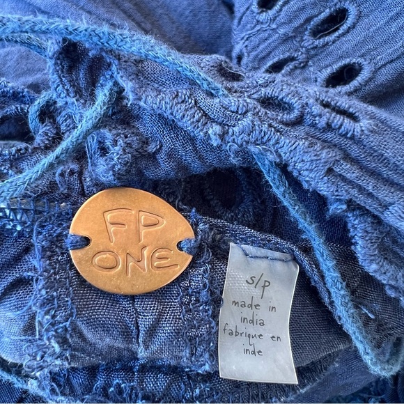 Free People One Lottie Eyelet Lace Navy Mini Dress Women’s Size SP - Picture 8 of 9